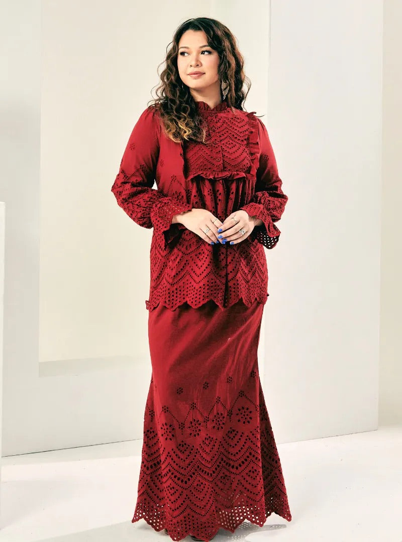 PO TUN EZZAH Eyelet Kurung