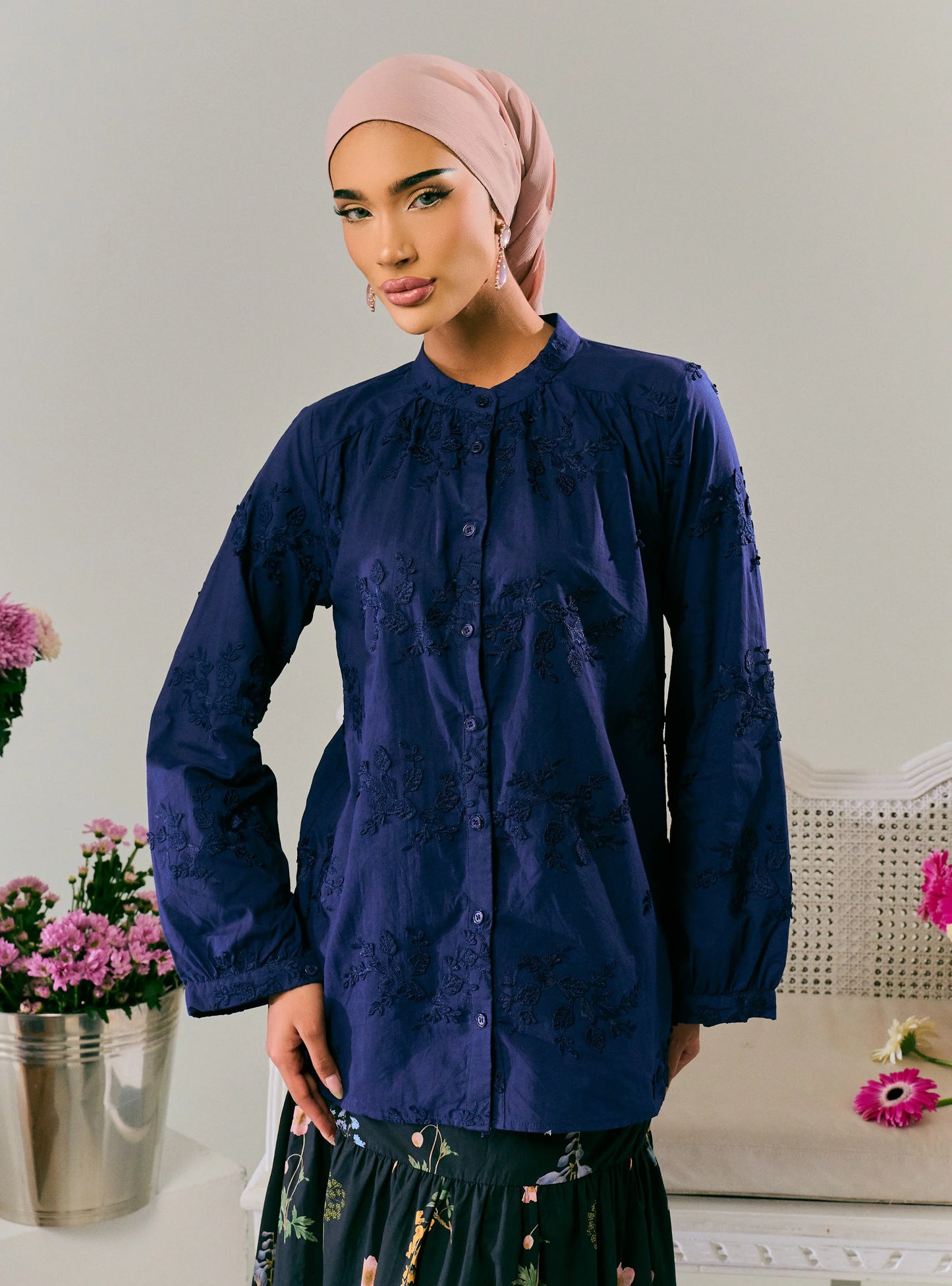 Kemeja Valerie Floral Embroidered