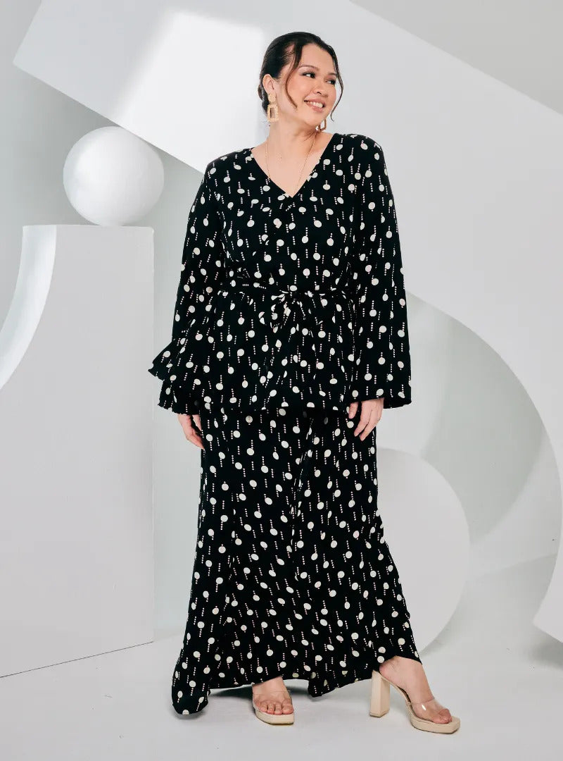 Front Cross Polka Dotted Peplum Kurung