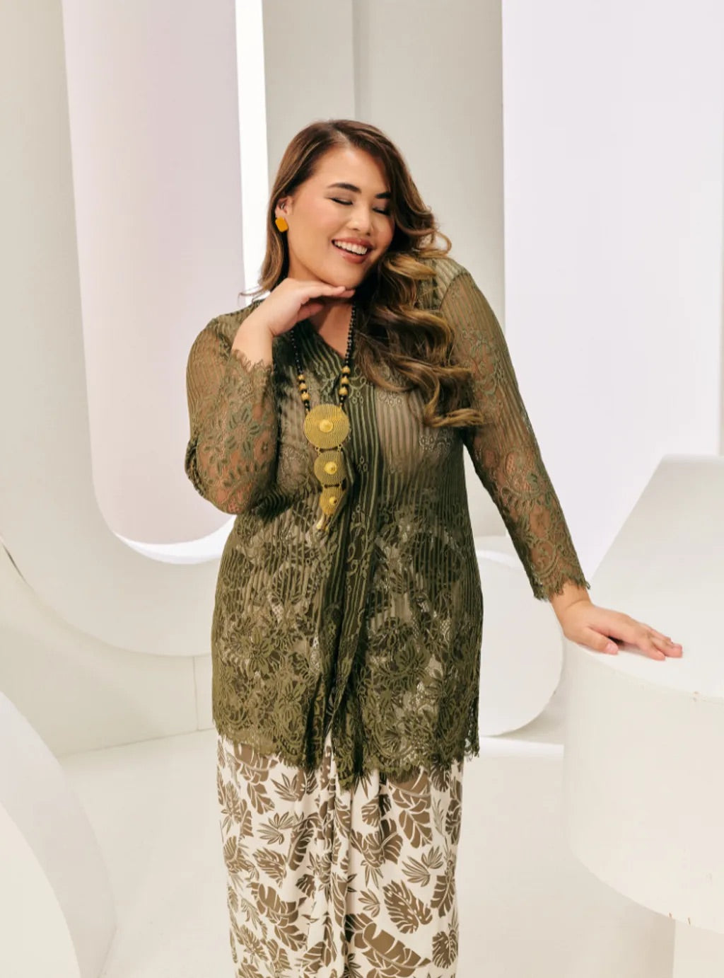 Setelan Tun Basirah Nyonya Set