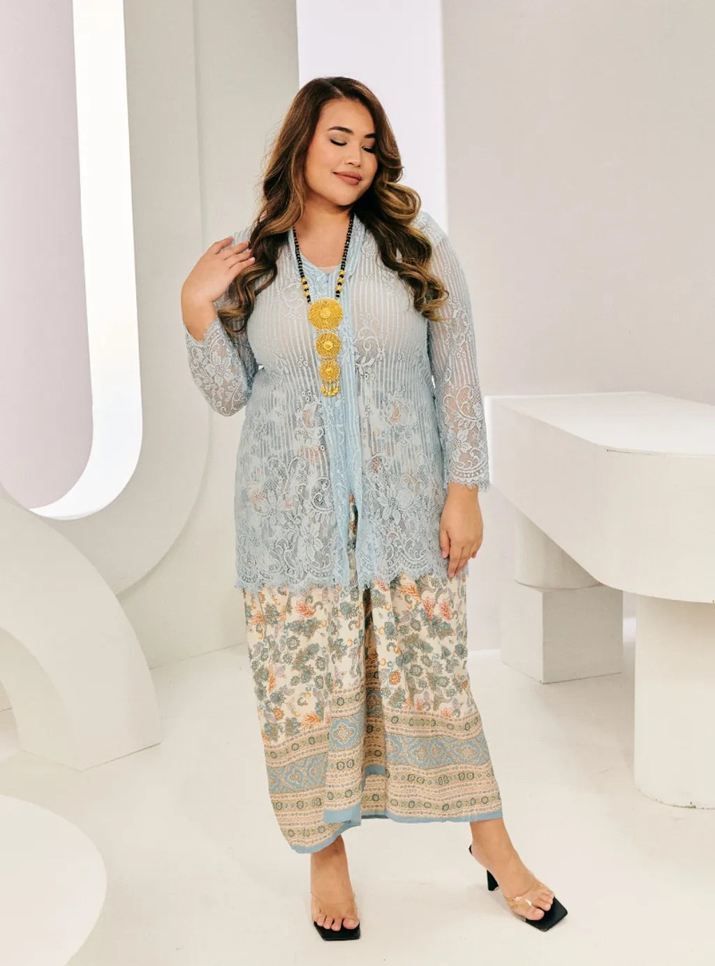 Setelan Tun Basirah Nyonya Set