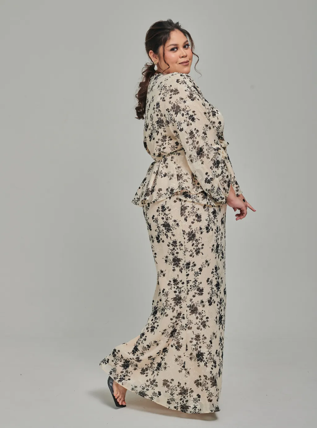 Tun Sarah 3D Sakura Chiffon Wrap Kurung