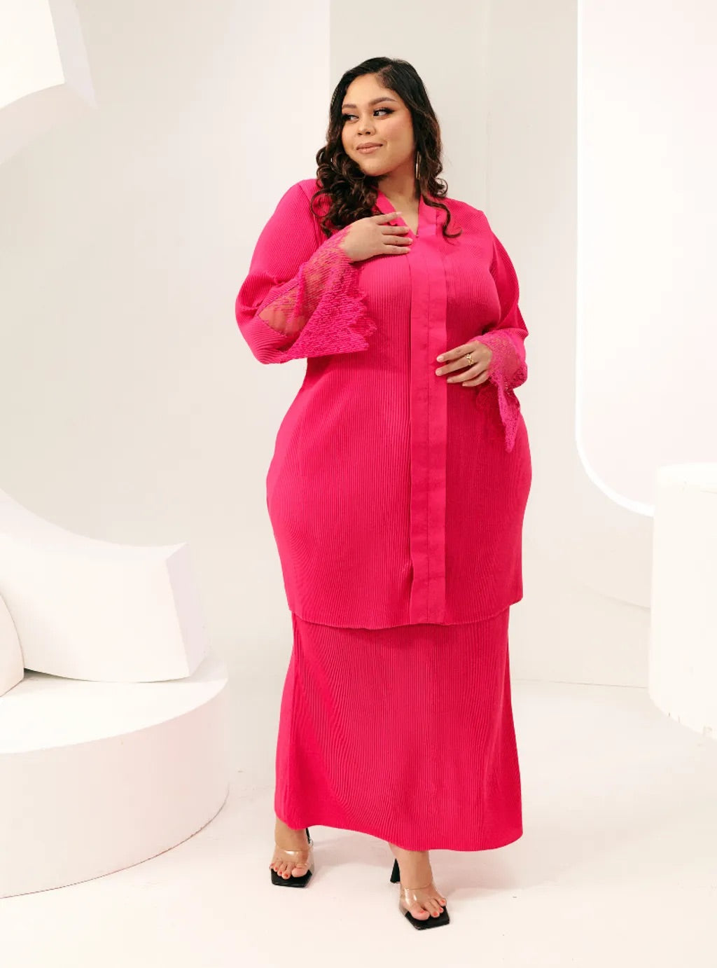 Tun Jamilah Embrodered Pleated Kebarung