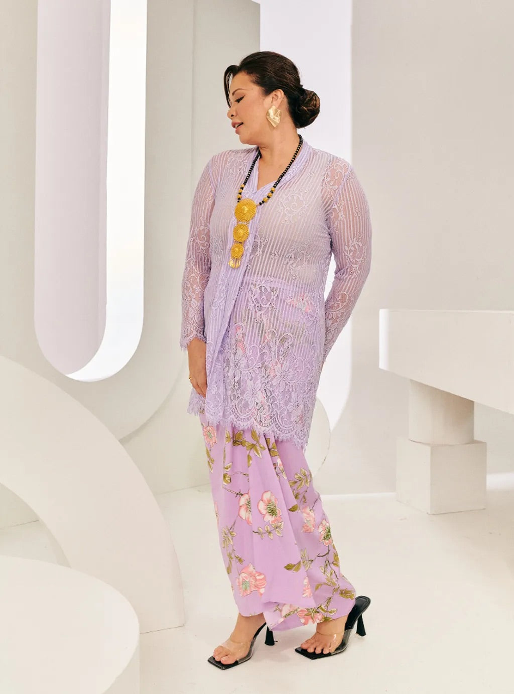 Setelan Tun Basirah Nyonya Set