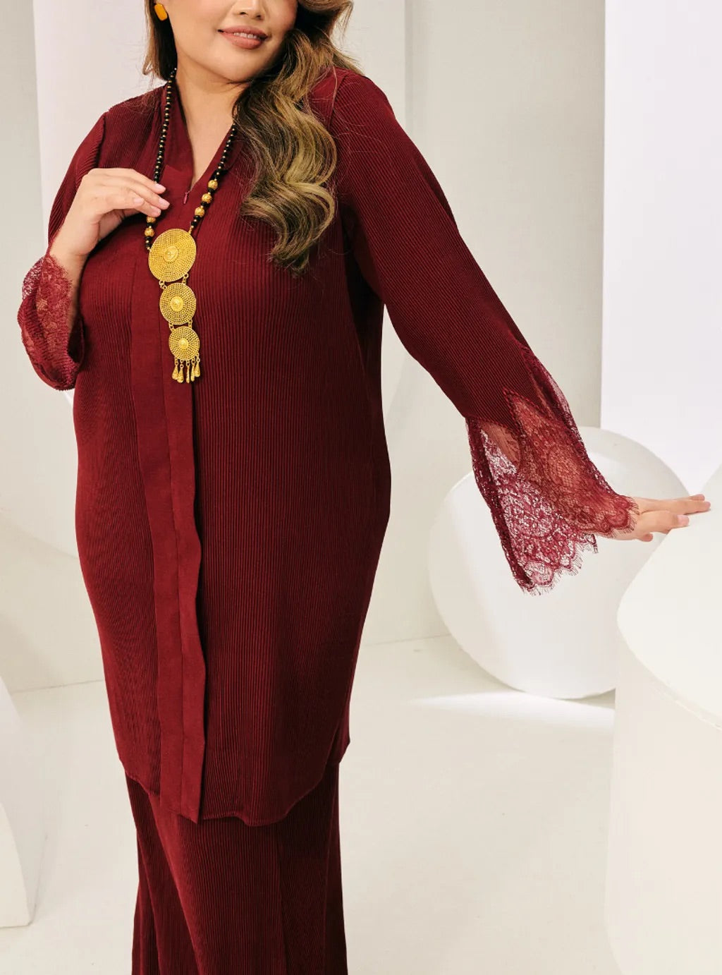 Tun Jamilah Embrodered Pleated Kebarung