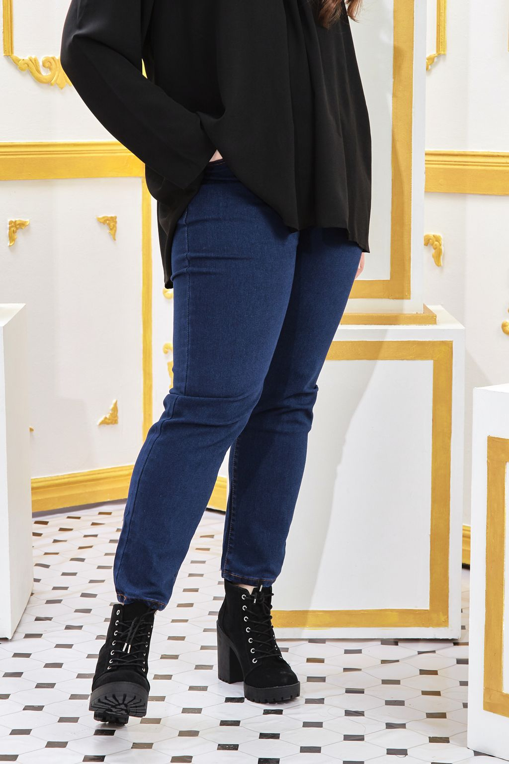 Curva Fabulous - Ms Astrid Slim Fit Basic Jeans - CURVA FABULOUS INDONESIA - Pants