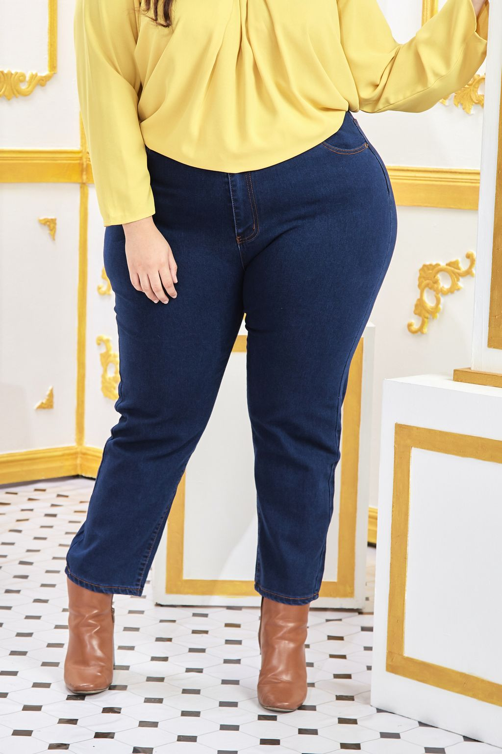 Curva Fabulous - Ms Astrid Slim Fit Basic Jeans - CURVA FABULOUS INDONESIA - Pants