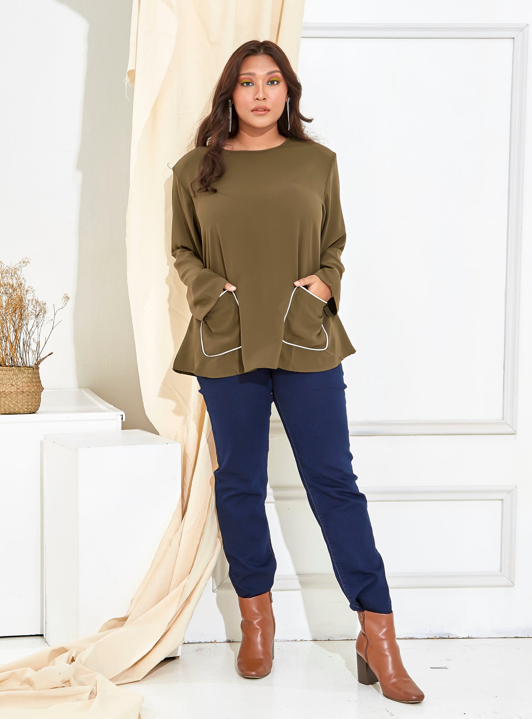 Curva Fabulous - Ms Selena Biker'S Top - CURVA FABULOUS INDONESIA - Shirts & Tops