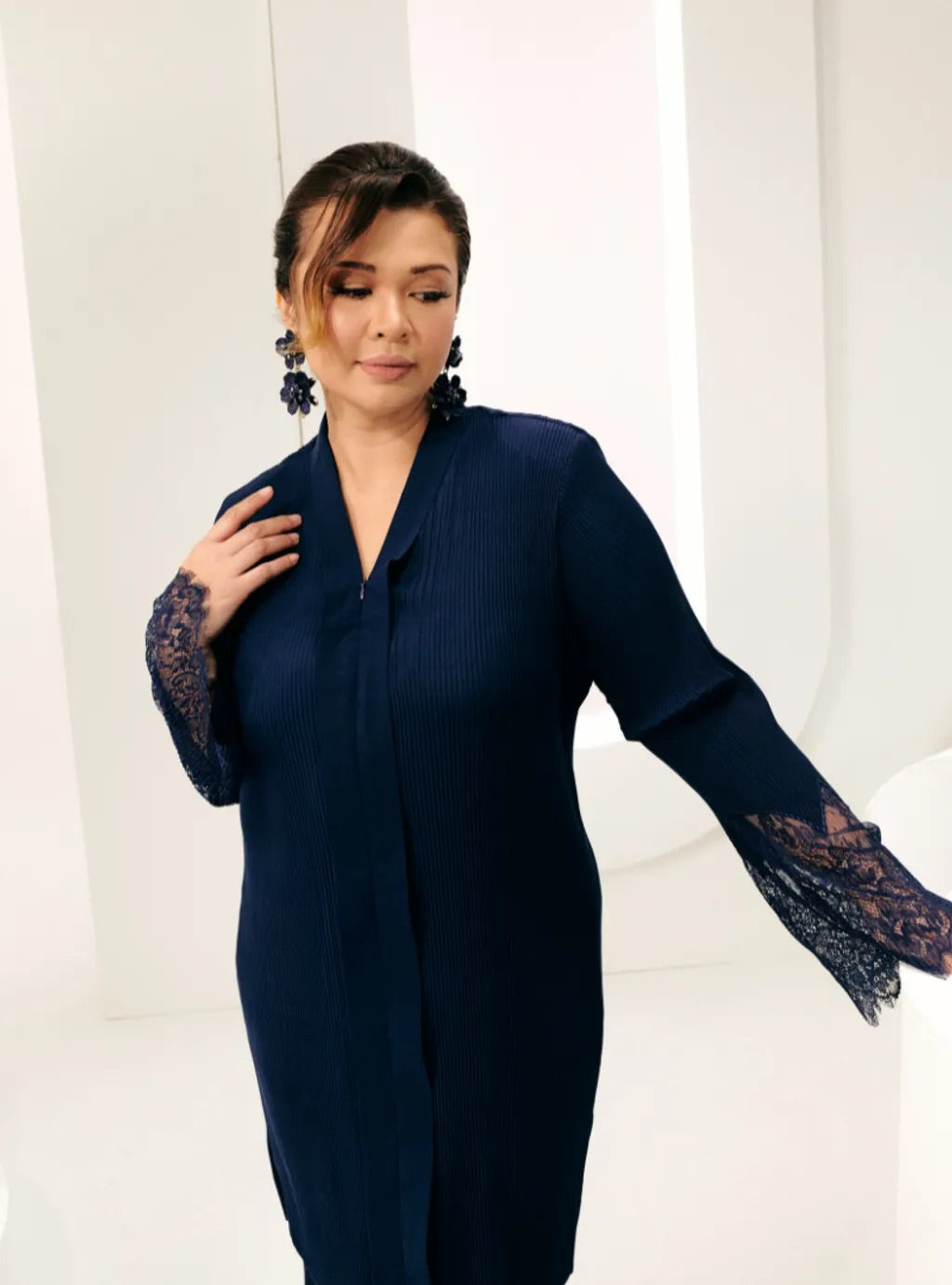 Tun Jamilah Embrodered Pleated Kebarung