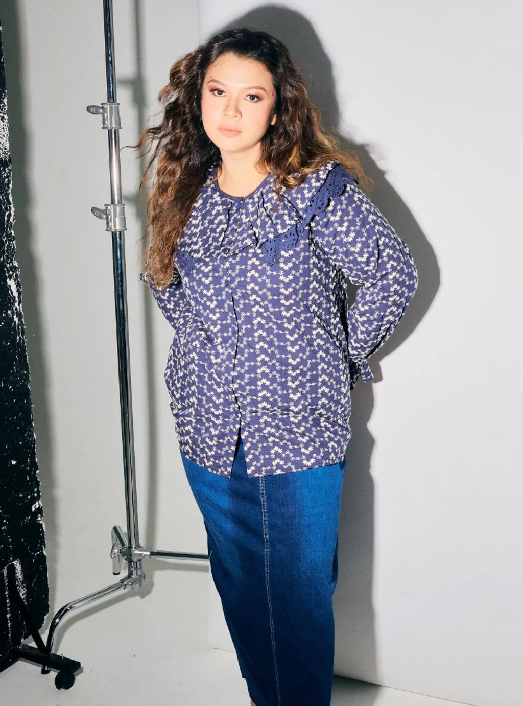 Atasan Maisara Eyelet Ruffles Top