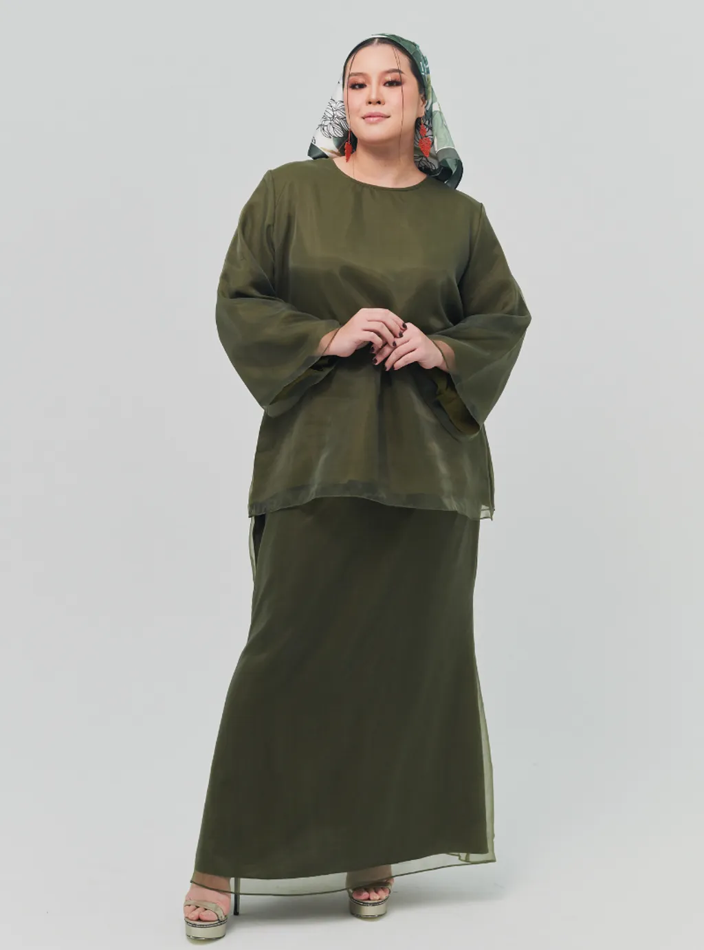 Setelan Tun Aminah Organza Basic Kurung