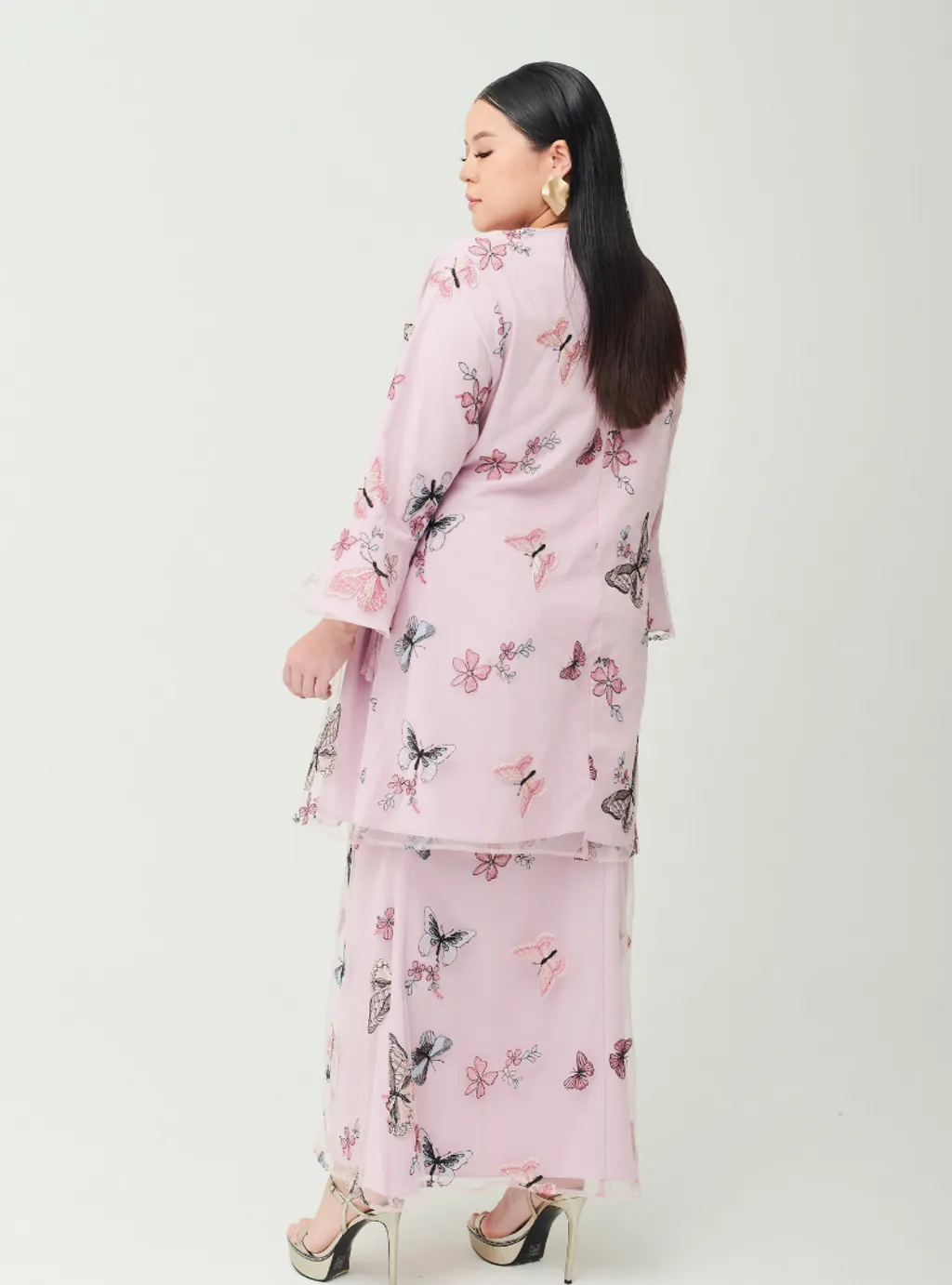 Setelan Tun Zahira Embroidered Naabi Lace Kurung