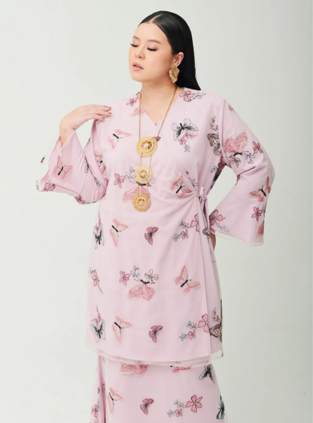 Setelan Tun Zahira Embroidered Naabi Lace Kurung