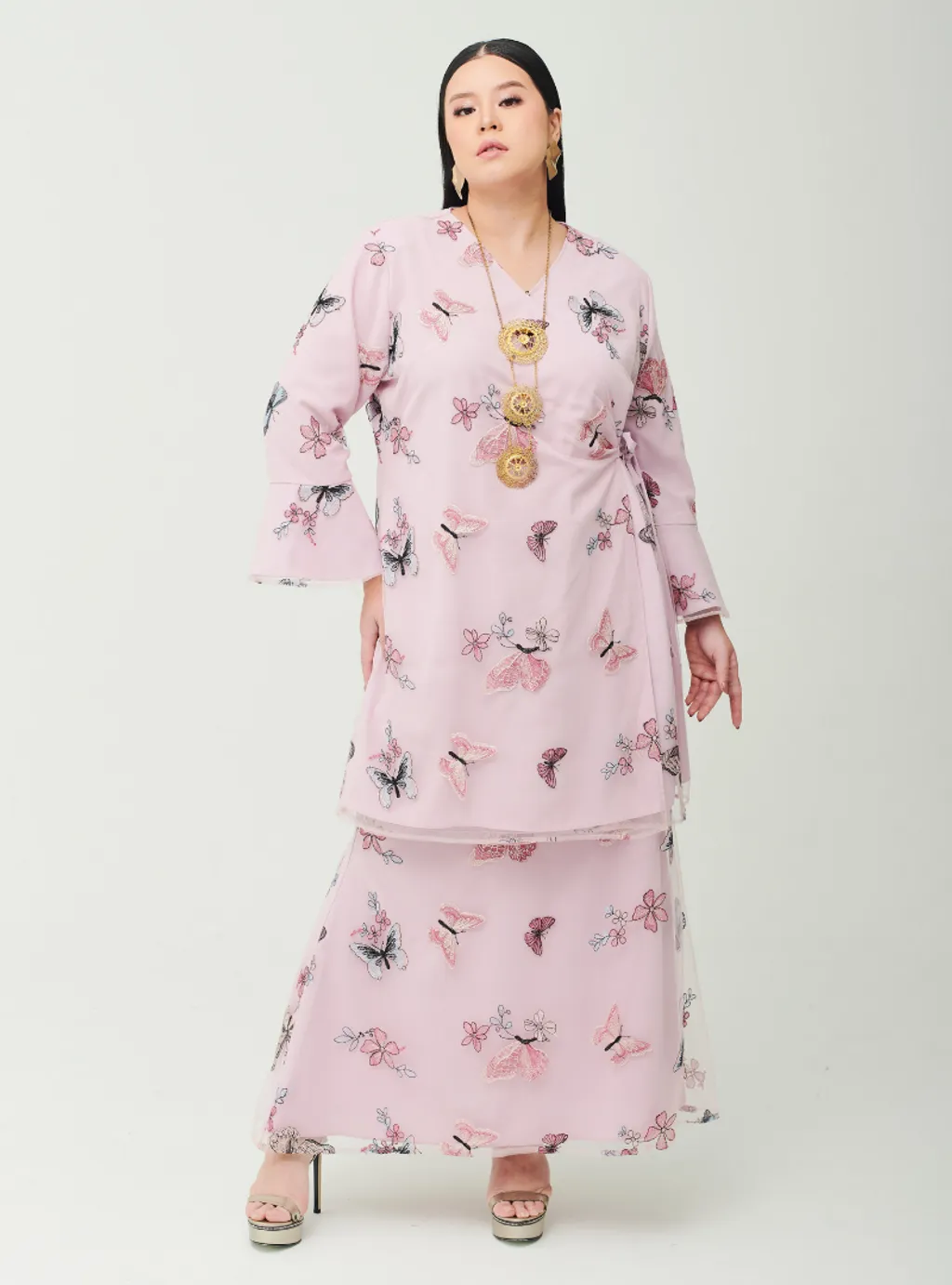 Setelan Tun Zahira Embroidered Naabi Lace Kurung