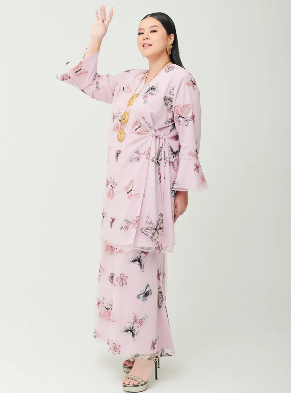 Setelan Tun Zahira Embroidered Naabi Lace Kurung