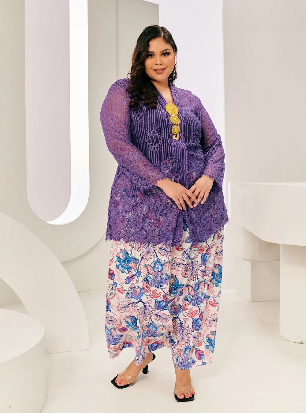 Setelan Tun Basirah Nyonya Set