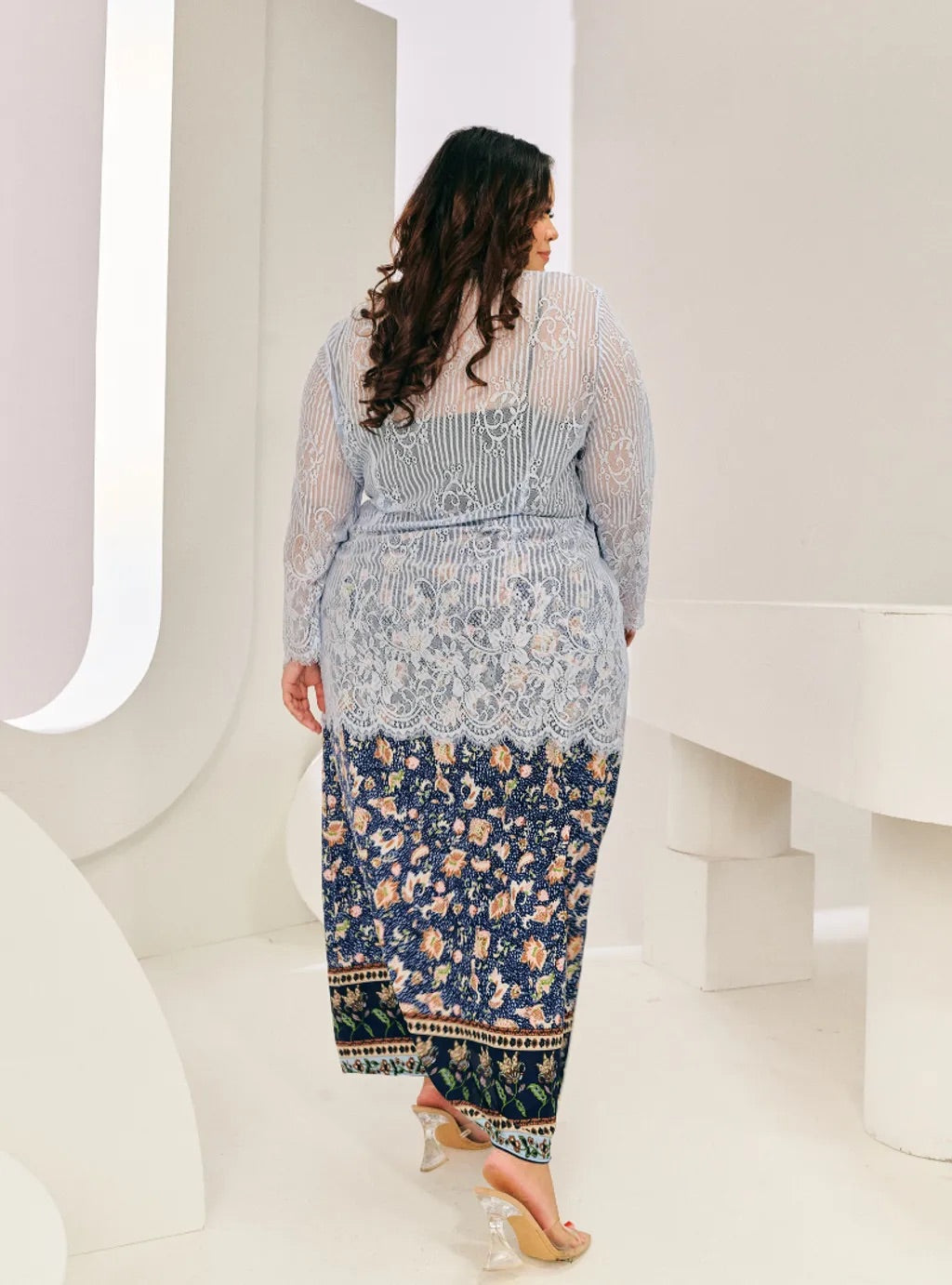 Setelan Tun Basirah Nyonya Set