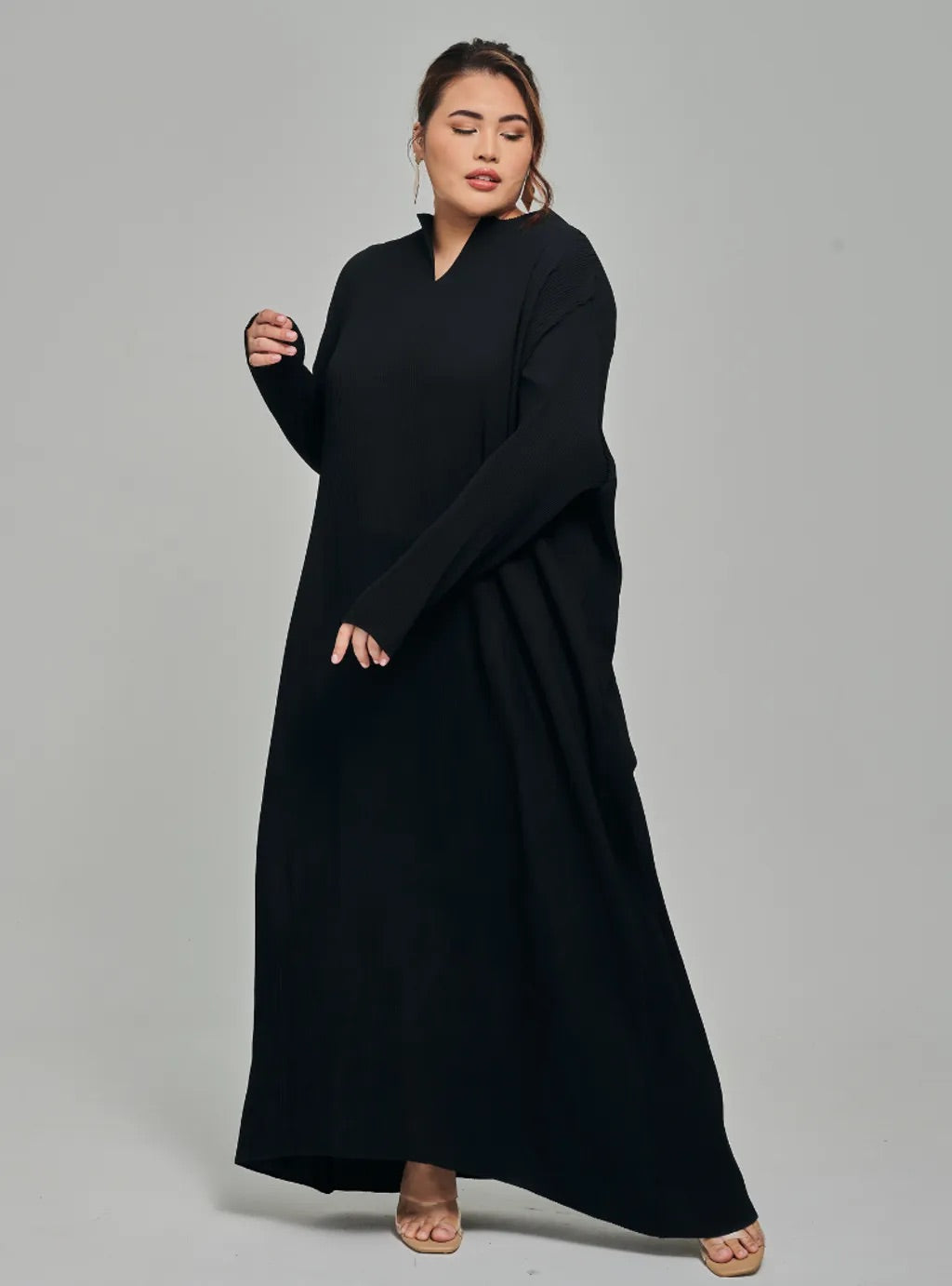 Tun Aimellia Plisket Maxi Dress