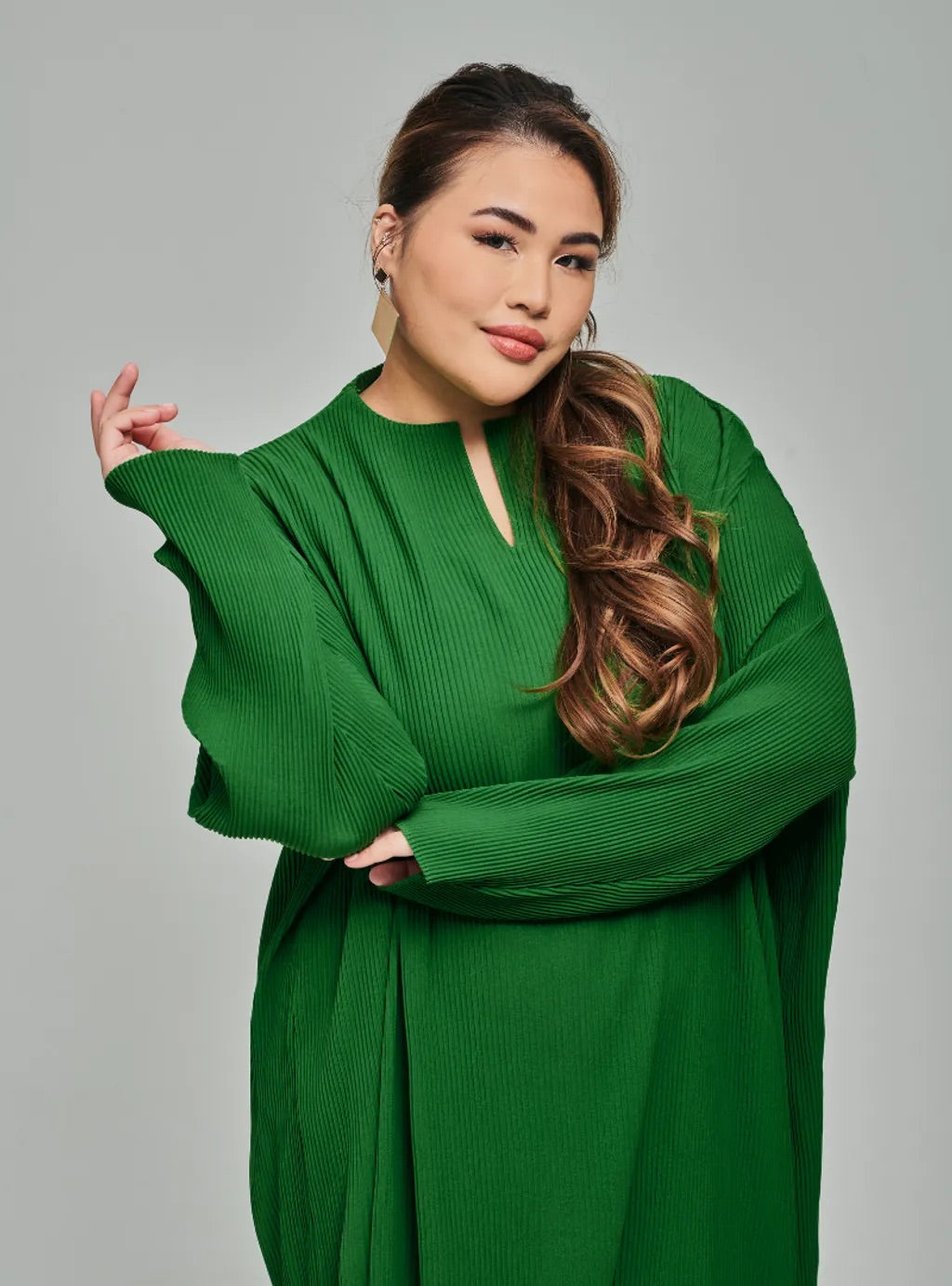 Tun Aimellia Plisket Maxi Dress