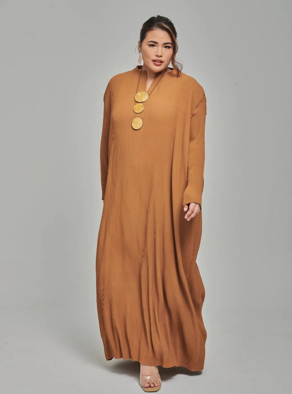 Tun Aimellia Plisket Maxi Dress