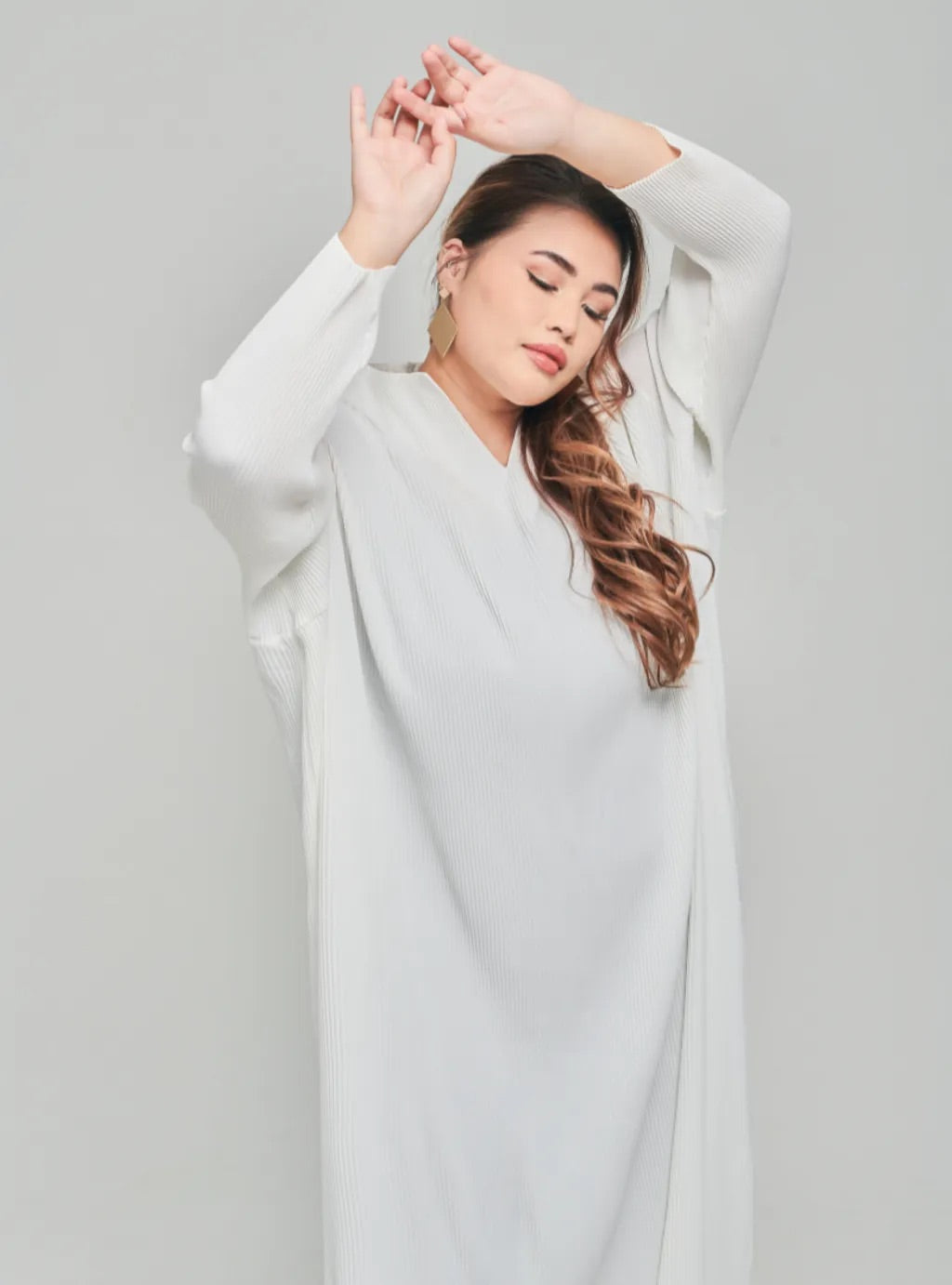 Tun Aimellia Plisket Maxi Dress