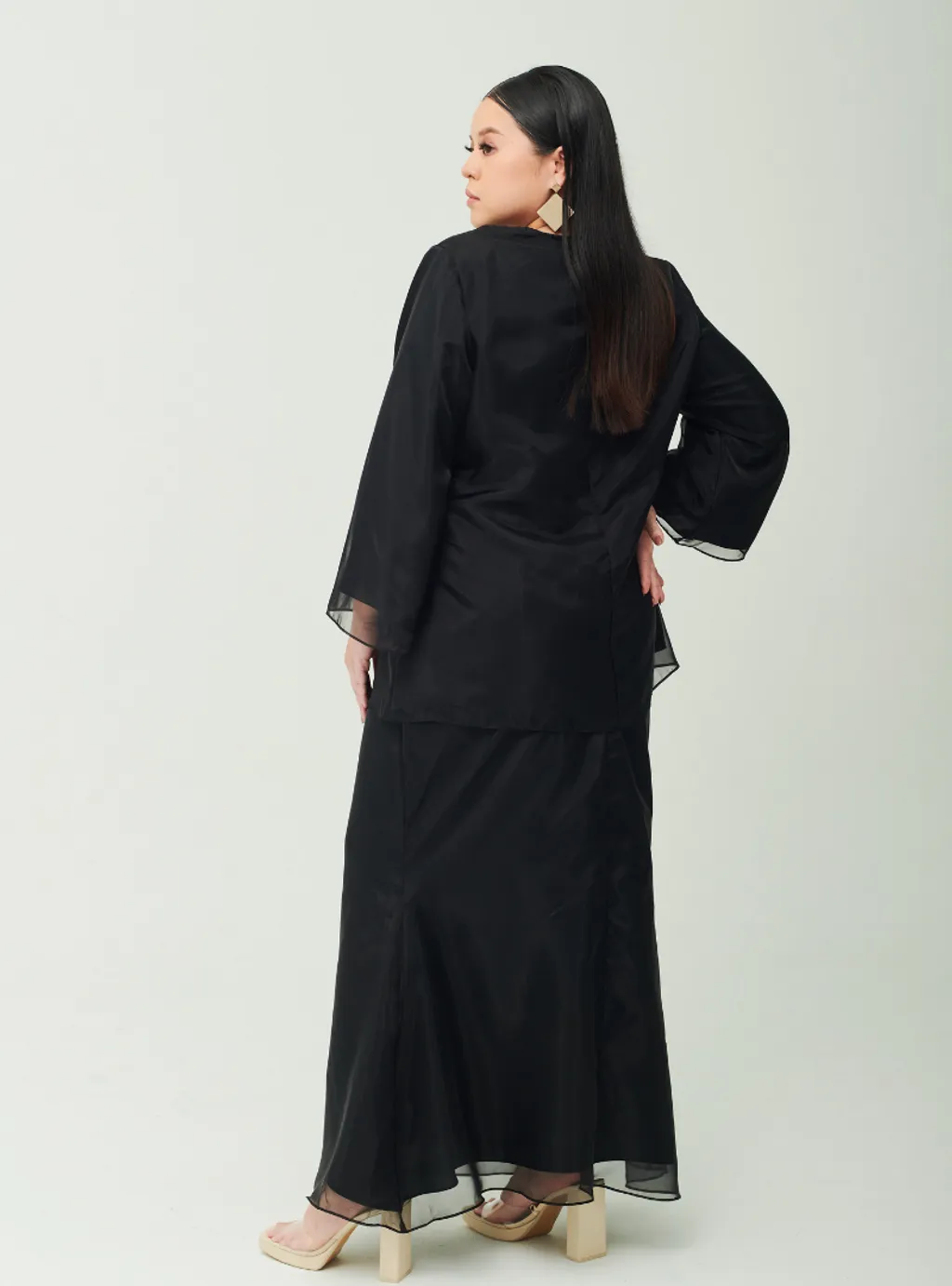 Setelan Tun Aminah Organza Basic Kurung