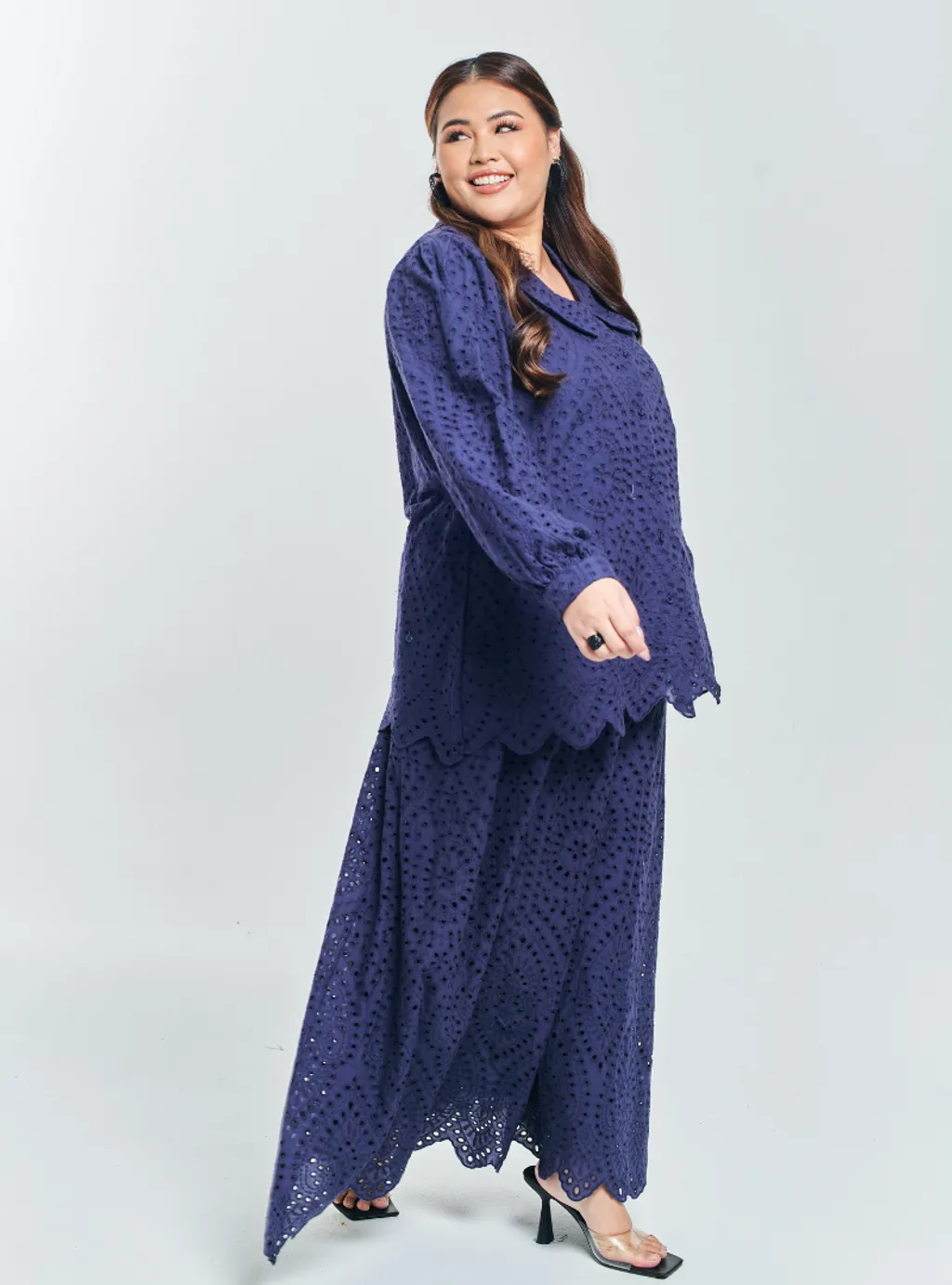 Setelan Tun Hasmah Eyelet Doll