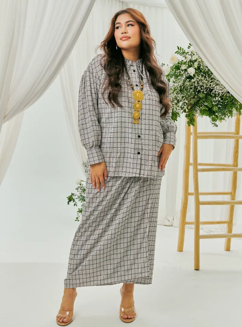 PO TUN ZALEHA Raya Checked Doll Kurung