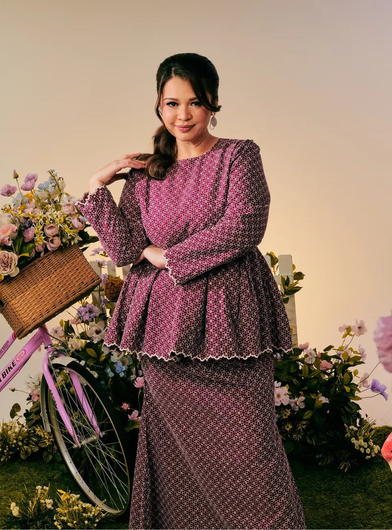 PO TUN ZERA Raya Embroidered Eyelet Peplum Kurung