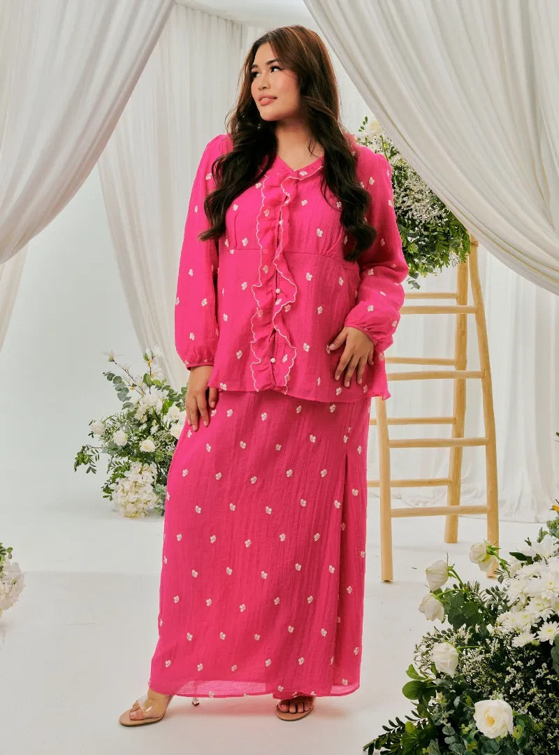 PO TUN ANISAH Raya Embroidered Ruffles Kebaya Kurung