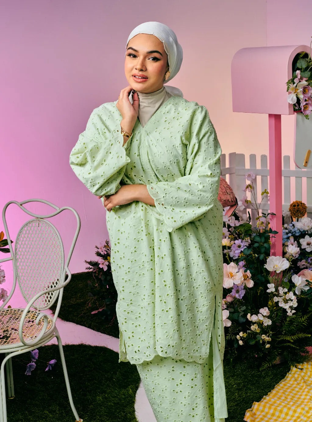 PO TUN YASMIN Raya Embroidered Eyelet Oversize Kurung