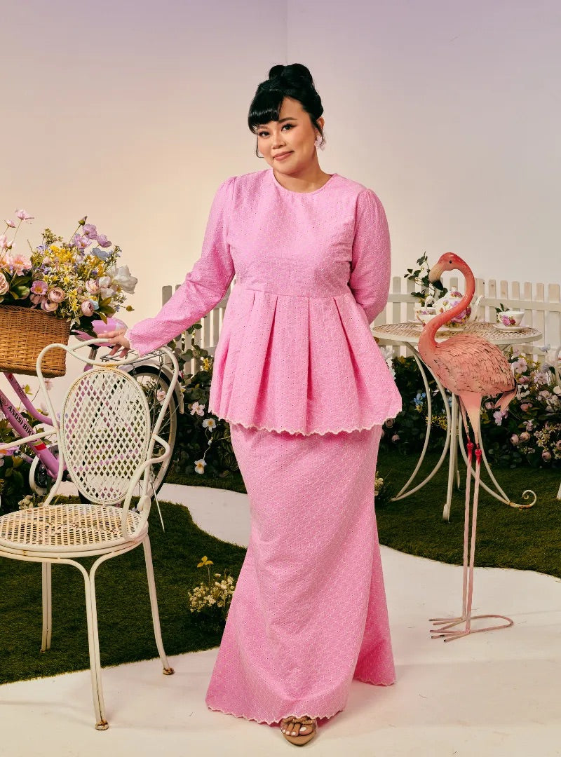 PO TUN ZERA Raya Embroidered Eyelet Peplum Kurung