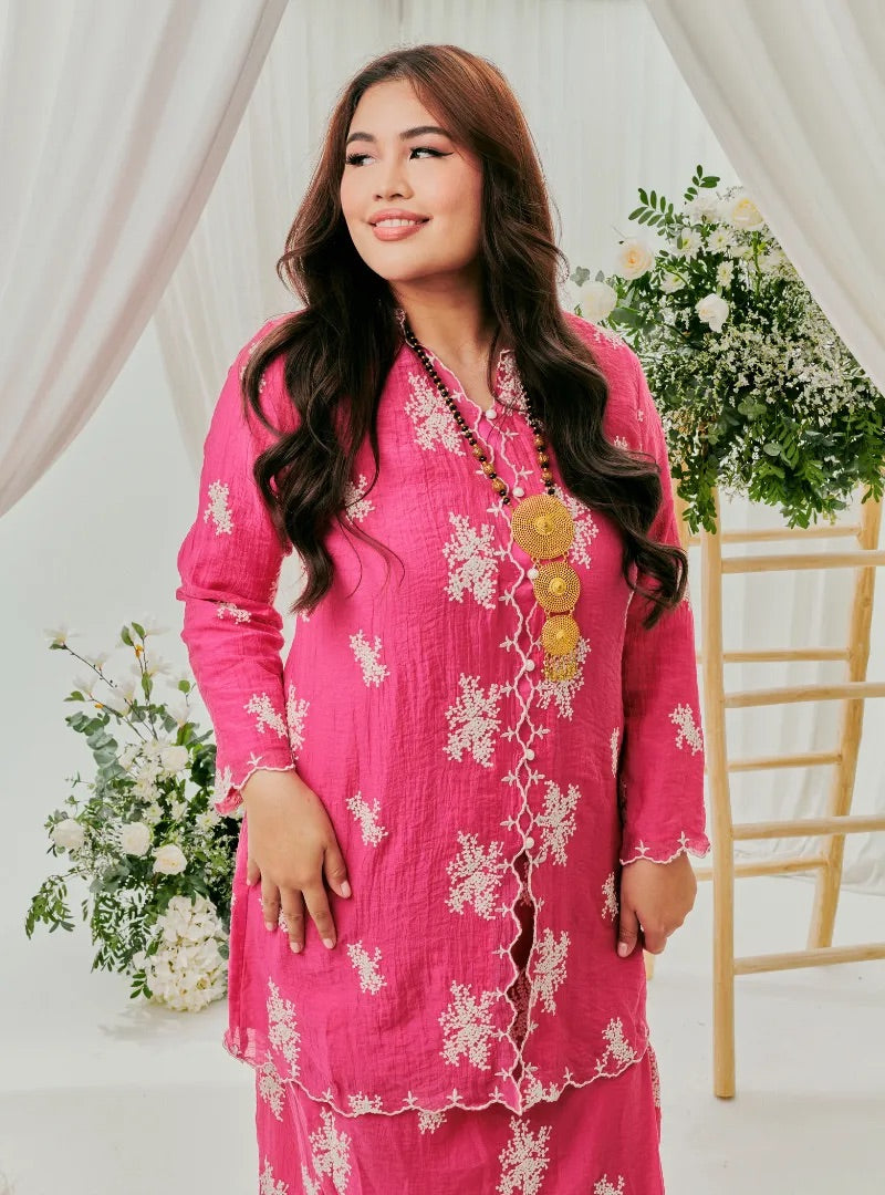 PO TUN SALOMA Raya Klasik Kebaya Kurung