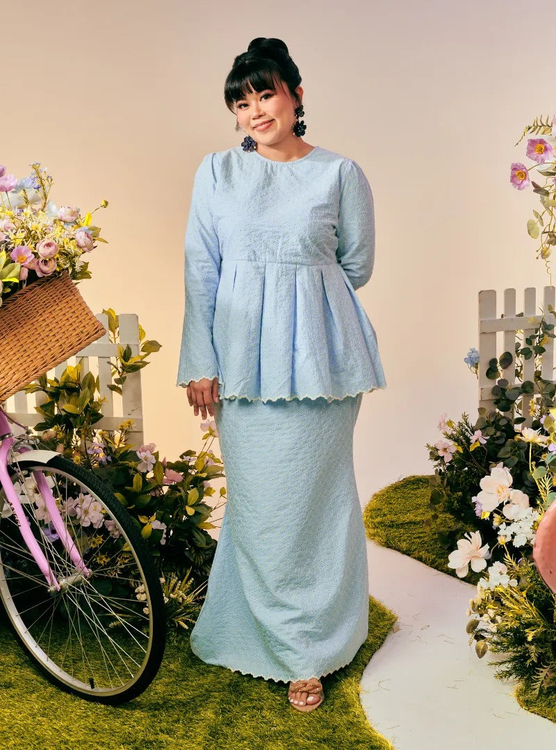 PO TUN ZERA Raya Embroidered Eyelet Peplum Kurung