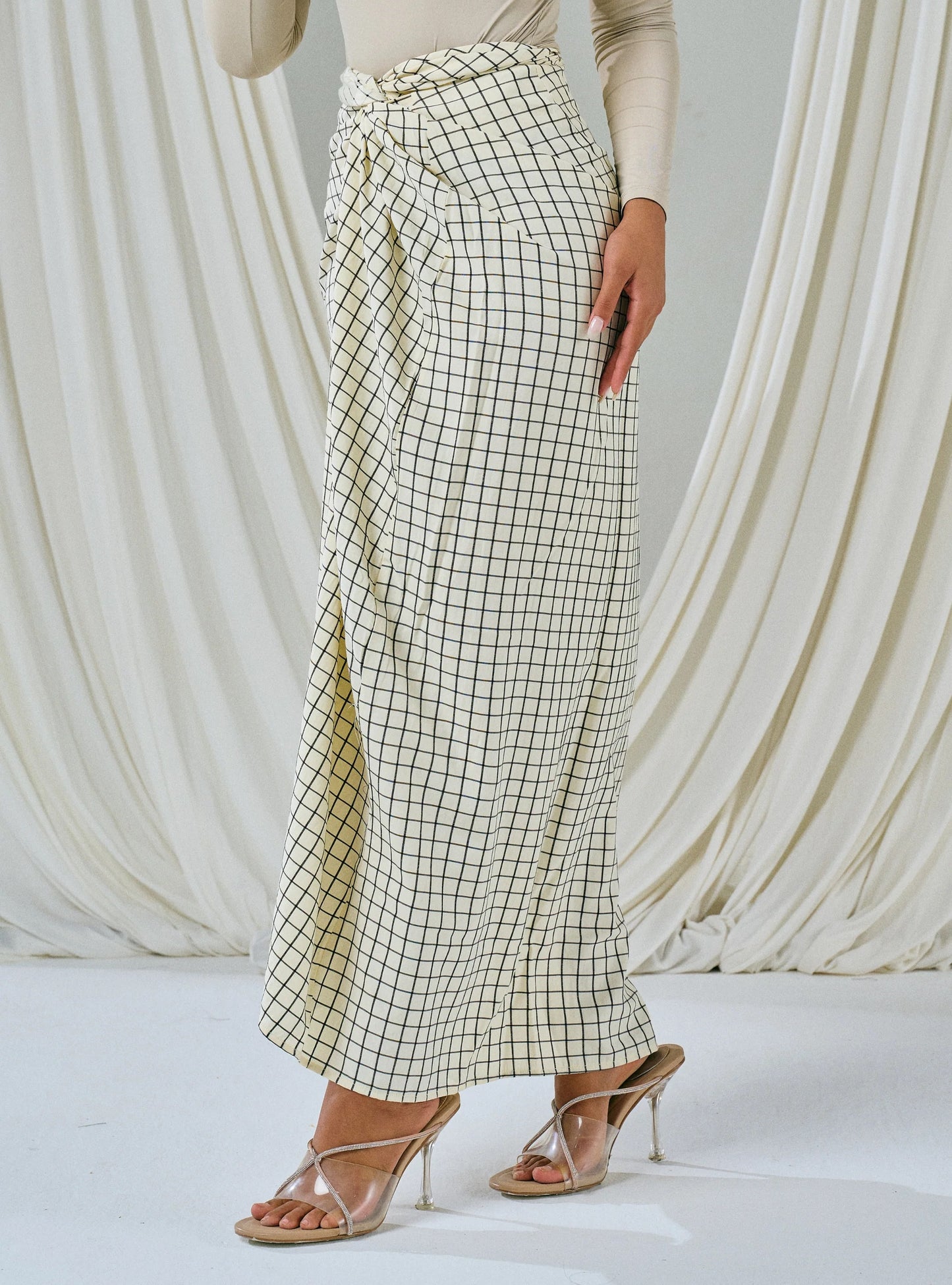 PO HENING LEBARAN - Melly Instant Pario Wrap Skirt Only - Sand White Checked