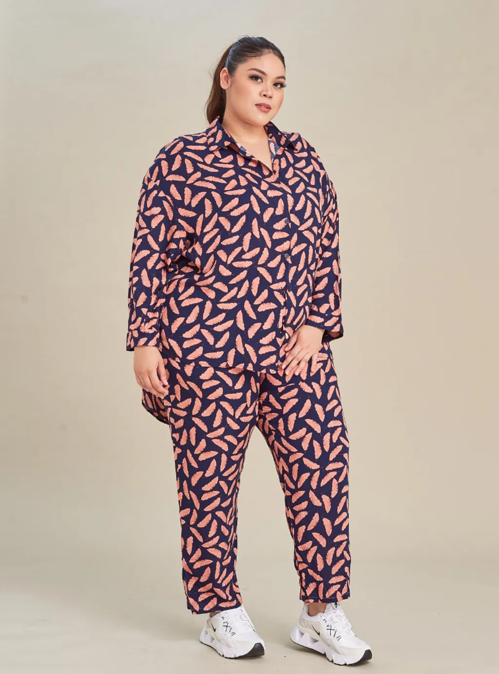 Curva Fabulous - Setelan Kemeja Rayon Overisze dan Celana Lounge Pants - CURVA FABULOUS INDONESIA - Outfit Sets