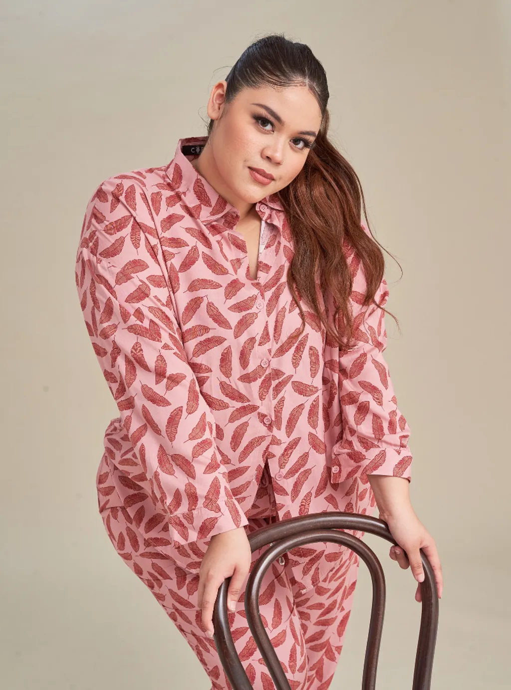 Curva Fabulous - Setelan Kemeja Rayon Overisze dan Celana Lounge Pants - CURVA FABULOUS INDONESIA - Outfit Sets