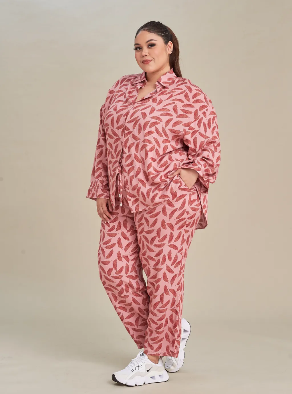 Curva Fabulous - Setelan Kemeja Rayon Overisze dan Celana Lounge Pants - CURVA FABULOUS INDONESIA - Outfit Sets